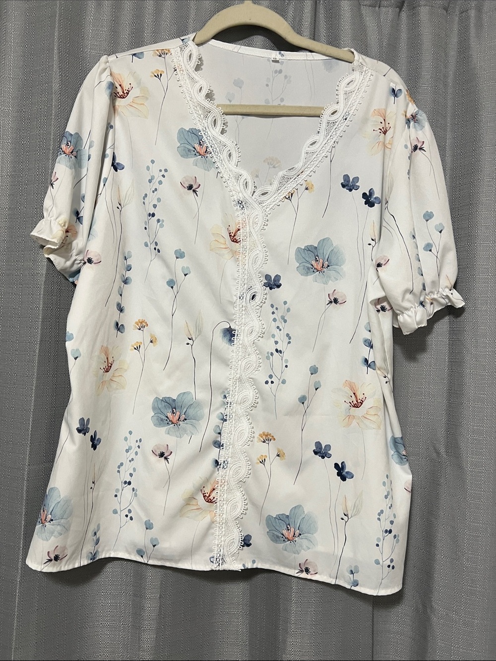 SHEIN White Floral Lace-Trim Puff Sleeve Blouse